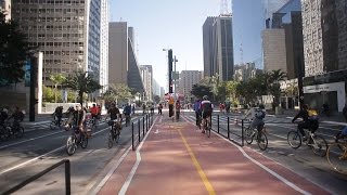 Com ajuda do Sol São Paulo inaugura ciclovia da Paulista em clima de festa [upl. by Sparkie]