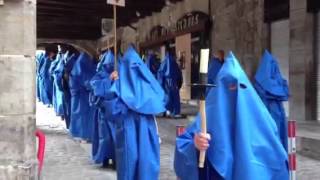 Procession des Pénitents bleus à VillefranchedeRouergue [upl. by Fredric]