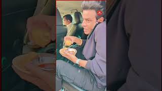 Bhaiyya Ji Eating Samosa Bollywood Update manojbajpayee htlifestyle bhaiyaji [upl. by Reckford]