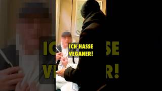 Mann im Zug wird aggressiv [upl. by Harrietta]