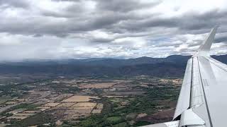 Landing at Palmerola International Airport in Honduras [upl. by Nosnevets]