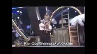 Rihanna  Vogue Live At Fashion Rocks 2008 [upl. by Sandy236]