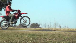 YAMAHA XTZ 125 1st gear wheelie [upl. by Halehs]