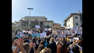 Protesta a Corigliano Rossano contro il dimensionamento scolastico [upl. by Kenzie]