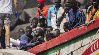 L’Espagne facilite la régularisation des migrants pour son économie [upl. by Alegnaed178]