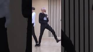 【TXTYEONJUN】sriracha dance practice 연준 focus [upl. by Anayhd]