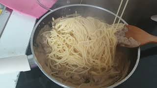 spaghetti mit champignonsauce rezept  Selda weiß ❤ [upl. by Ettesoj26]