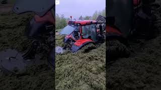 AGRICULTRICE  UN TRACTEUR EMBOURBE IMPOSSIBLE A SORTIR agricultrice agriculture tracteurs [upl. by Baptiste]