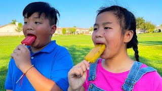 Alex and Jannie Play Day at the Park and Learning How to Make Fruit Popsicles [upl. by Kenta]