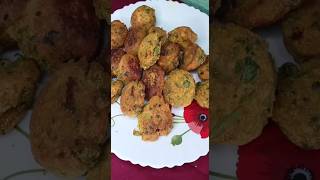 Methi Vada ।shorts [upl. by Oeniri677]