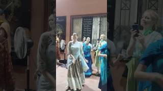 Shyama Aan Baso Vrindavan MeinMayapur ISKCON MandirMayapur 🙏💯❤ KrishnaShortsViralvideo🔥🙏🙏🙏💚💯 [upl. by Ahsytal438]