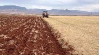 VALTRA T162 CON ARADO CASTILLON [upl. by Aenel]