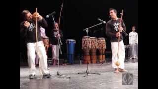 Mestre Barrao e Professor Barraozinho solo de berimbau [upl. by Etnahc501]