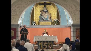 Mons Guido Marini meditazione davanti al Santissimo Sacramento Lourdes [upl. by Eicart737]