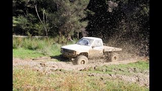 Possum palace 2016  Safaris Vs 4age Hilux [upl. by Mackie]