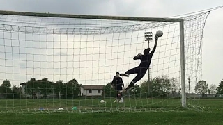 Allenamento portieri Under 14 Goalkeeper trainingHD [upl. by Ziul]