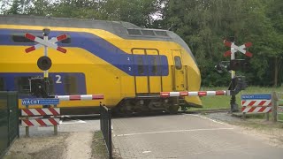 Spoorwegovergang Diepenveen  Dutch railroad crossing Update [upl. by Aihtennek590]