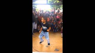 niño bailando salsa choke [upl. by Aihsyt]