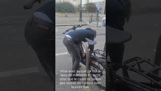 Attacher son U sur un point fixe moustachebikes veloactif antivolabus [upl. by Yrrol]