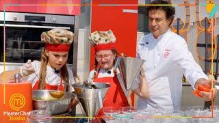 NO HAY MÁS REMEDIO Los jueces se ponen las chaquetillas  MasterChef Junior 8 [upl. by Corso]