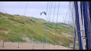 Paraglider langs de Westlandse kust [upl. by Nomihs656]