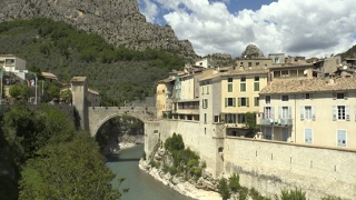 Entrevaux cité médiévale perchée sur son éperon  Météo à la carte [upl. by Eatnom993]