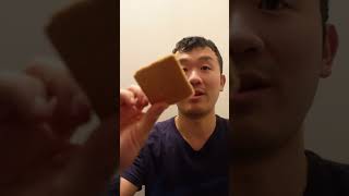 Trying Kelloggs Graham Crackers [upl. by Kelvin]