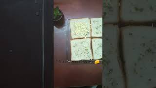 Garlic bread 🥪foodspiceeasycookingcookingeasyrecipesviralvideofoodieviralvideorecipe [upl. by Araeic]