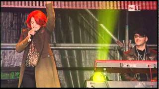 Noemi al Capodanno in Piazza Plebiscito 2  Napoli 1112  Quello che cover dei 99 Posse [upl. by Isabelita]