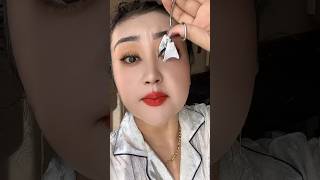 Magnetic eyelash clip easy to use funny makeup trending makeupartist makeuptutorial [upl. by Atnahc]