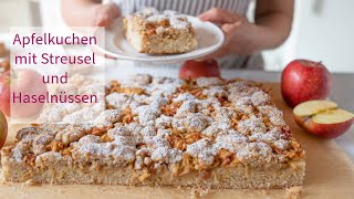 Apfelkuchen mit Streusel und Haselnüssen [upl. by Anelet]