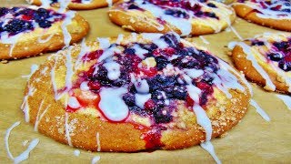 Rezept Streuseltaler mit Beeren  wie vom Bäcker  Hefeteig [upl. by Aninnaig]