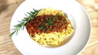 So machst Du ein original Bolognese Ragout wie in Italien  Ragout alla Bolognese Rezept [upl. by Drawdesemaj6]