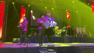 Los Tigres Del Norte  Pacas de a Kilo en Vivo [upl. by Razec]