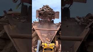 quarry mine jawcrusher crushing rock quartz granite gold rockcrusher constructionwaste [upl. by Demahom]