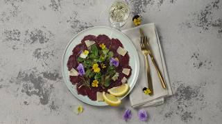 Carpaccio vom Reh mit Wildkräutersalat [upl. by Aluor]