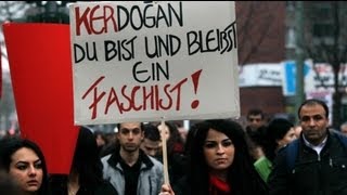 Unos 25000 kurdos y turcos alevitas protestan contra Erdogan en Alemania [upl. by Armond]