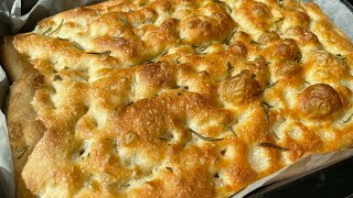 Focaccia italiana ricetta originalepronta in 5 minuti 🇬🇧 Italian focaccia original recipe [upl. by Kciregor54]