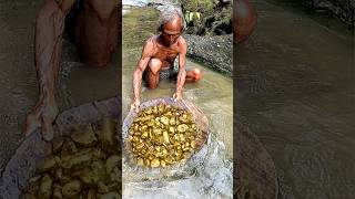 Amazingly this old man found gold to mine gold goldhunter Lookingforgold [upl. by Leahciam]