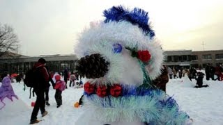 Concours du meilleur Bonhomme de neige à Moscou [upl. by Etnovaj909]