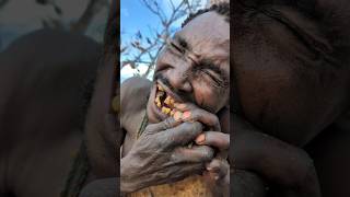 Wow Thats incredible delicious food Its breakfast time See how Hadza enjoys his favorite food [upl. by Floro]