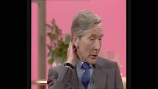 GLORIA HUNNIFORD INTERVIEWS KENNETH WILLIAMS 1983 [upl. by Pachton]