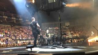 Muse Live Who Knows Who riff  Maggies Farm riff outro  London O2 Arena 03042016 [upl. by Uahc]