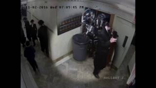 caught on CCTV Tefillin falls into Trash Can In Satmar synagogue [upl. by Hufnagel]