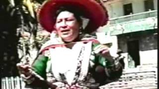 LINDA AQUEÑITA  Wayno  Condemayta de Acomayo FolklorDelPeru [upl. by Ronile953]