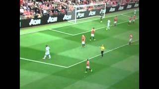 Un uccello fa la cacca in bocca ad Ashley Young [upl. by Papagena543]