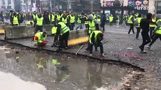 Une barricade sur les ChampsElysées érigée par les Gilets jaunes [upl. by Oivalf]