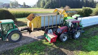 Maissilage in Siloschlauch pressen 🇨🇭🌽 [upl. by Klinger]