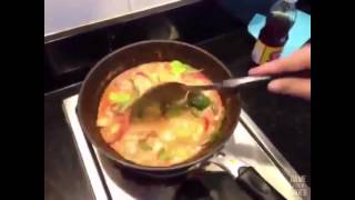 Recette Kaeng Panang Moo  Curry Panang au Porc [upl. by Nairdna]