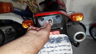 Cambio de lampara foco luz trasera a LED en Honda Tornado Xr 250 Xr 150 Xr 125 Skua Corven [upl. by Alemrac]